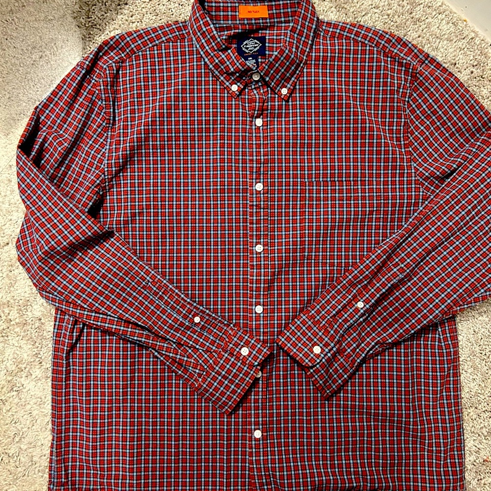 Gently used St John’s Bay No tuck comfort flex plaid red, white, blue & yellow